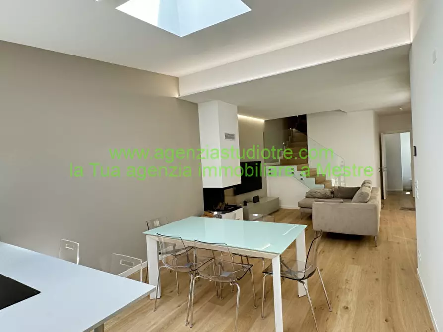 Immagine 10 di Casa bifamiliare in vendita  in via giacomo matteotti a Silea