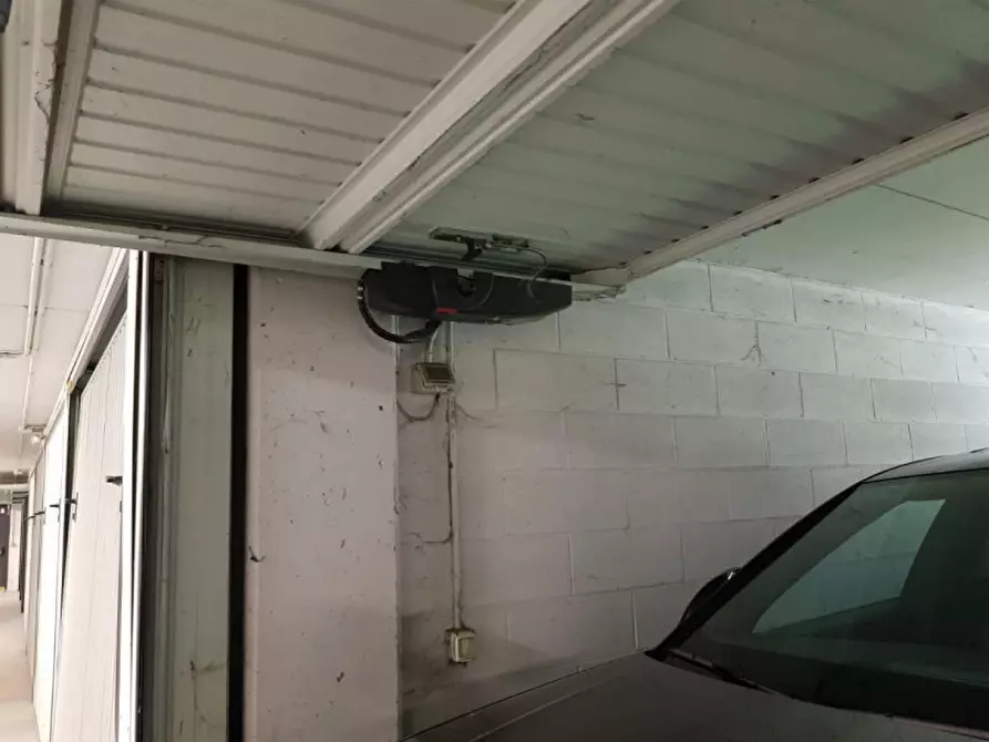 Immagine 2 di Garage in vendita  in via trieste a Padova