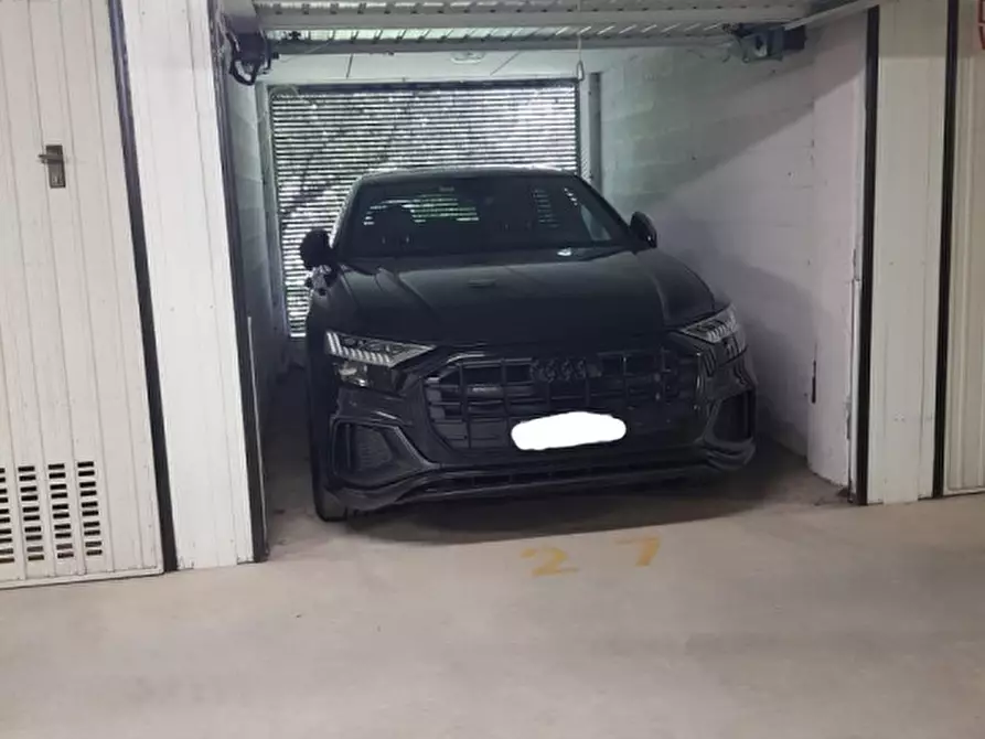 Immagine 4 di Garage in vendita  in via trieste a Padova