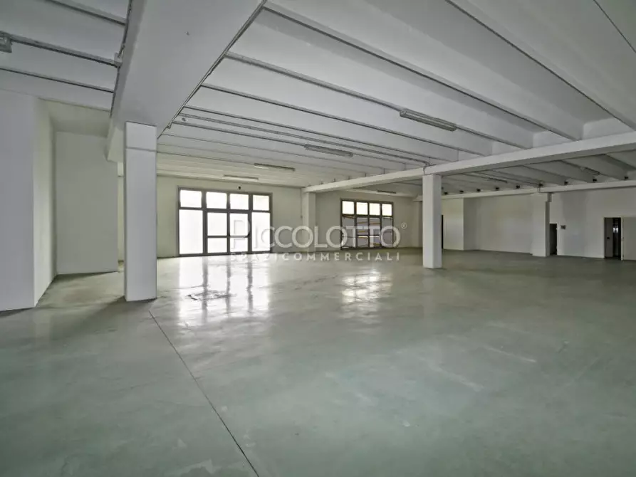 Immagine 3 di Capannone industriale in vendita  in via Castellana a Asolo