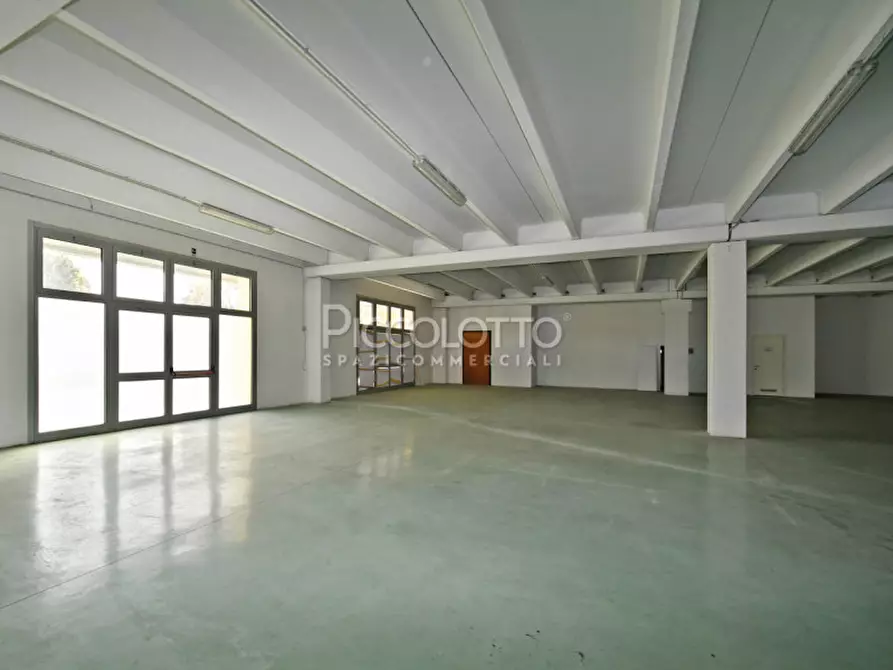 Immagine 6 di Capannone industriale in vendita  in via Castellana a Asolo