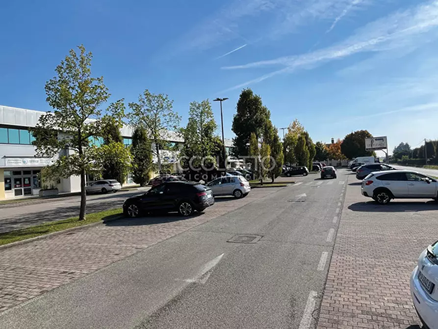 Immagine 11 di Capannone industriale in vendita  in via Castellana a Asolo