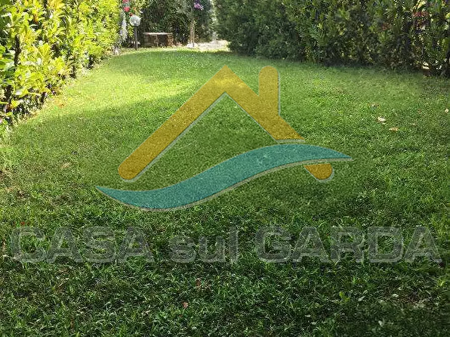 Immagine 2 di Appartamento in vendita  in Via Comboni a Desenzano Del Garda