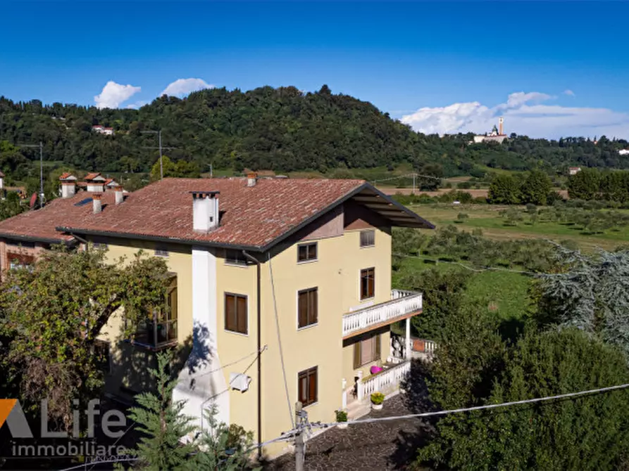 Immagine 1 di Casa bifamiliare in vendita  in Strada della Pergoletta a Vicenza