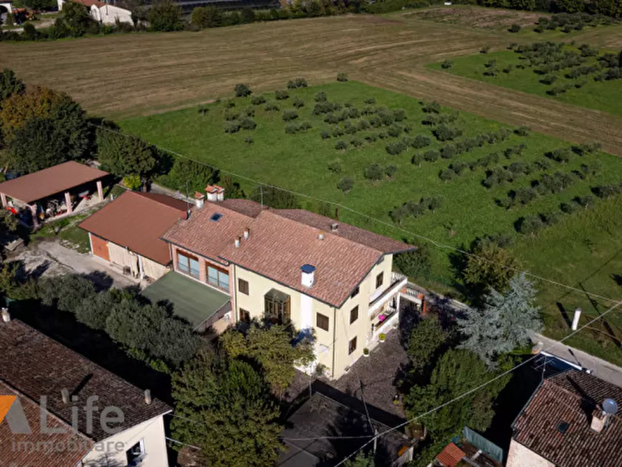 Immagine 5 di Casa bifamiliare in vendita  in Strada della Pergoletta a Vicenza