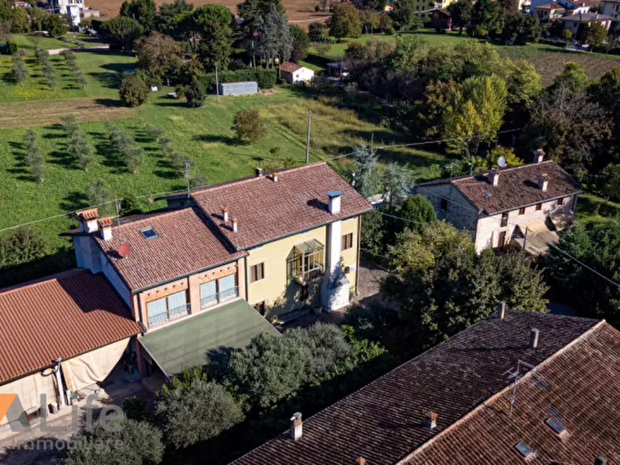 Immagine 9 di Casa bifamiliare in vendita  in Strada della Pergoletta a Vicenza