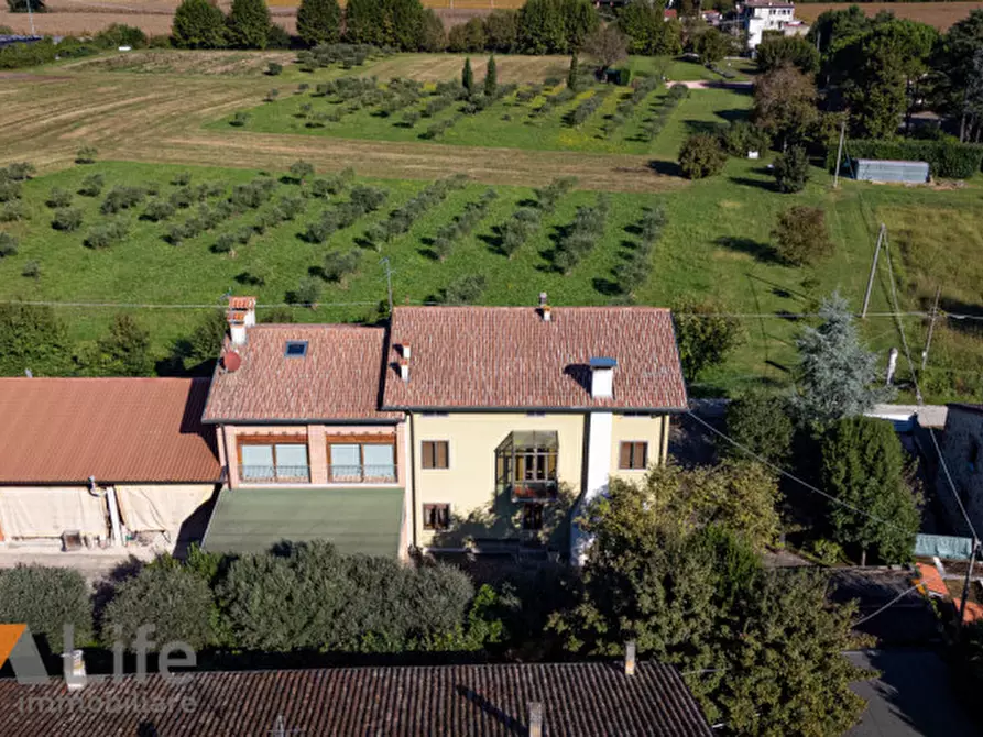Immagine 10 di Casa bifamiliare in vendita  in Strada della Pergoletta a Vicenza