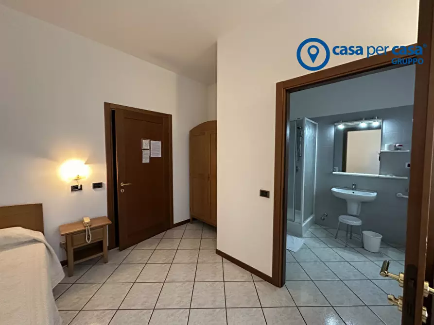 Immagine 40 di Hotel in vendita  in via umberto saba 6 a Castelmassa