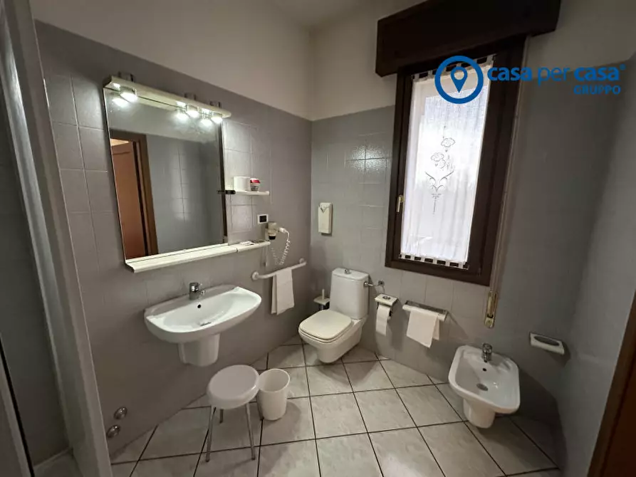 Immagine 41 di Hotel in vendita  in via umberto saba 6 a Castelmassa