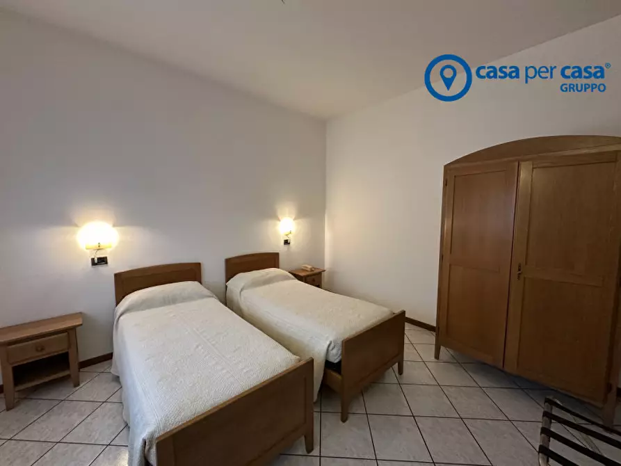 Immagine 43 di Hotel in vendita  in via umberto saba 6 a Castelmassa