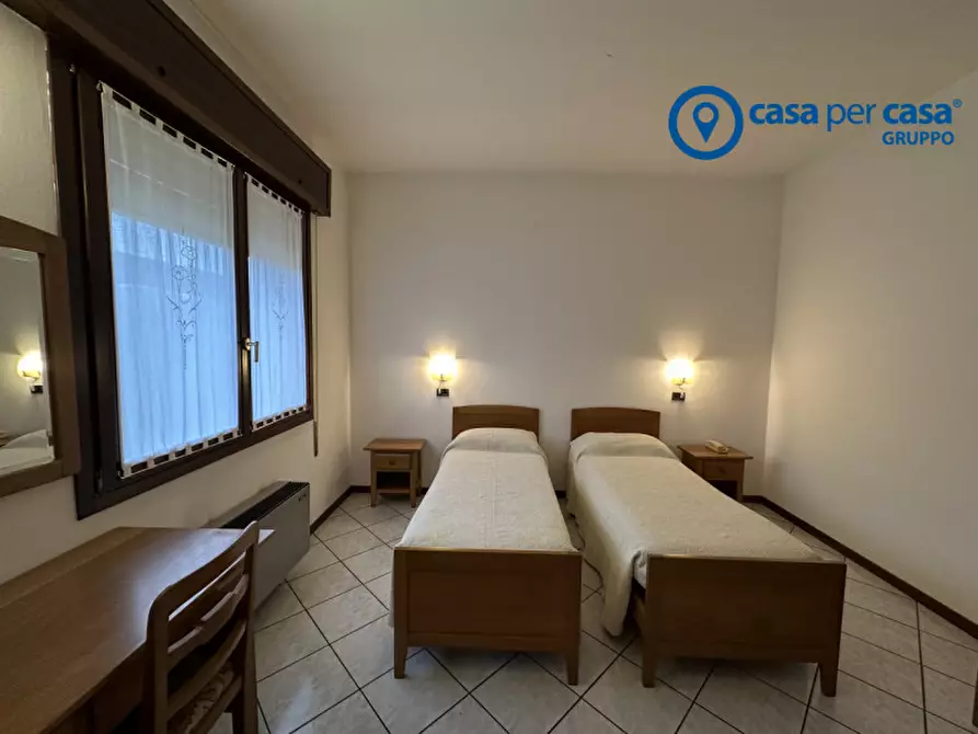 Immagine 46 di Hotel in vendita  in via umberto saba 6 a Castelmassa