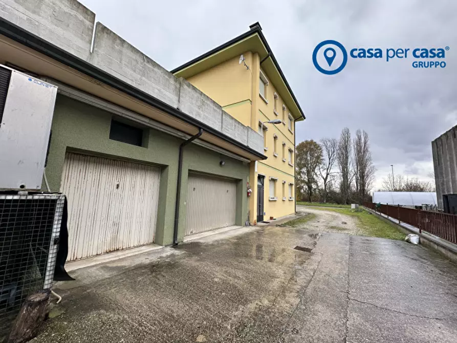 Immagine 54 di Hotel in vendita  in via umberto saba 6 a Castelmassa