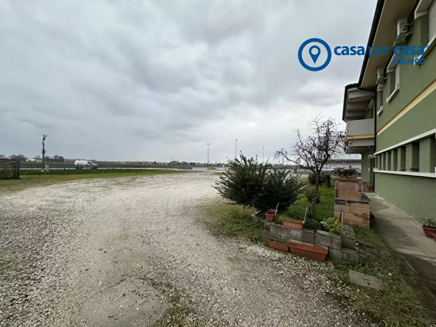 Immagine 55 di Hotel in vendita  in via umberto saba 6 a Castelmassa