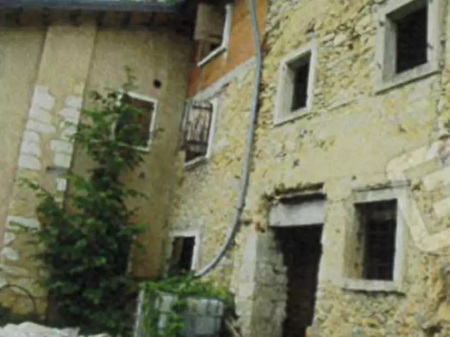 Immagine 3 di Palazzo in vendita  a Badia Calavena