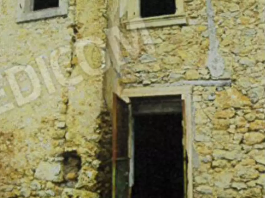 Immagine 8 di Palazzo in vendita  a Badia Calavena