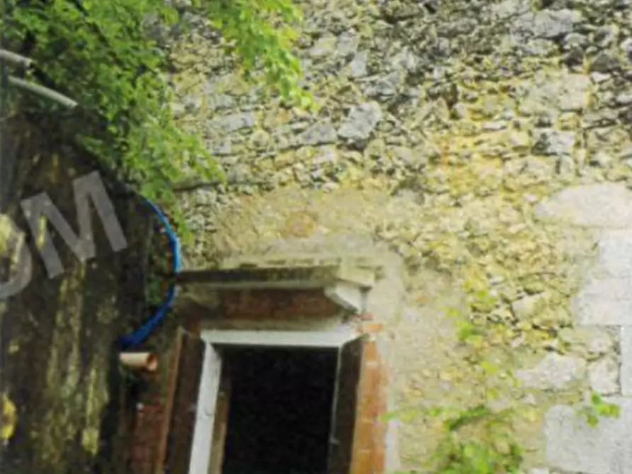 Immagine 10 di Palazzo in vendita  a Badia Calavena