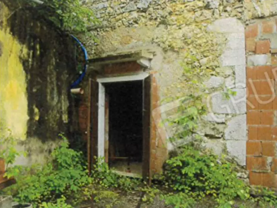 Immagine 11 di Palazzo in vendita  a Badia Calavena