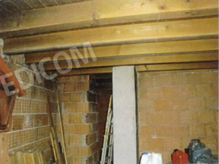 Immagine 17 di Palazzo in vendita  a Badia Calavena