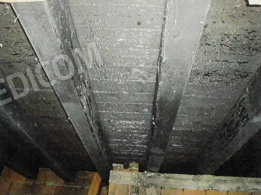 Immagine 18 di Palazzo in vendita  a Badia Calavena