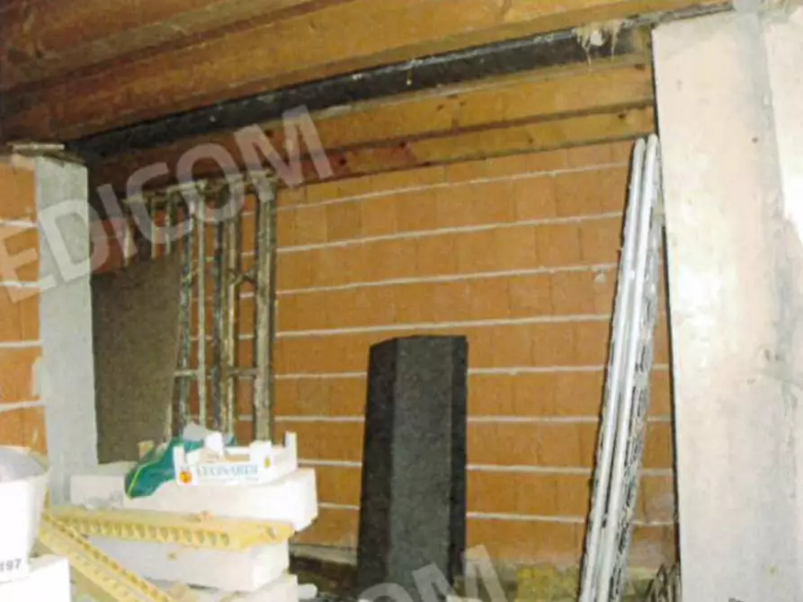 Immagine 21 di Palazzo in vendita  a Badia Calavena