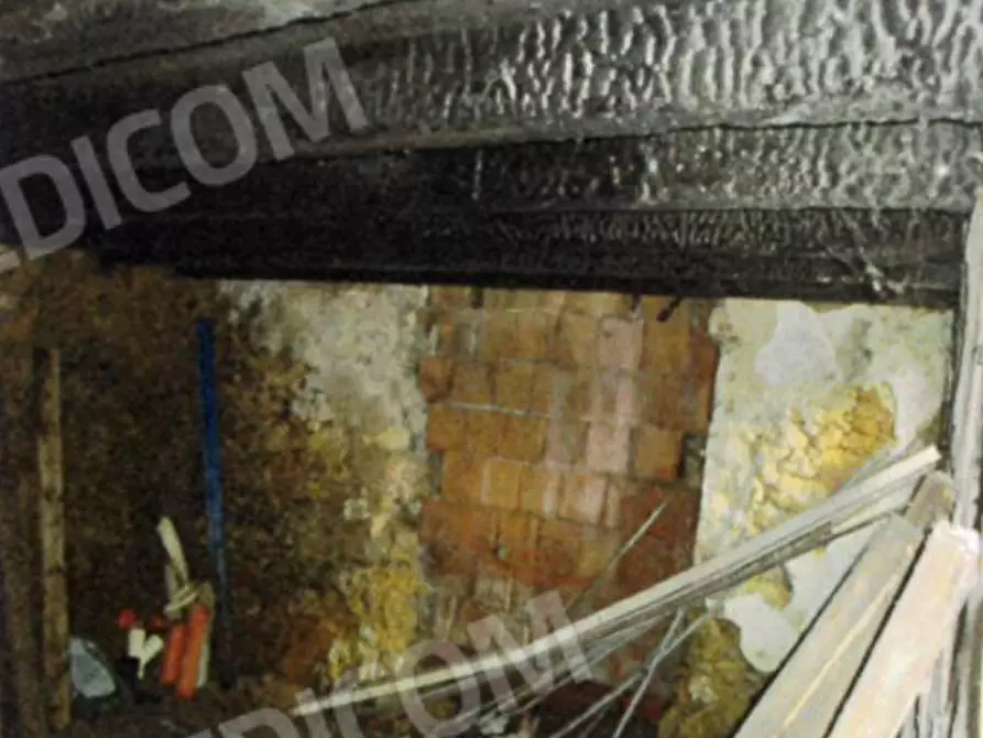 Immagine 32 di Palazzo in vendita  a Badia Calavena