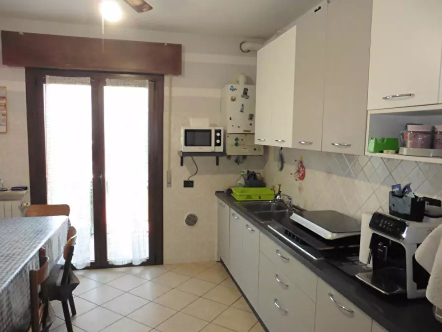 Immagine 10 di Appartamento in vendita  in via Roma 38 a Nogarole Rocca