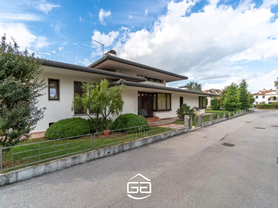 Immagine 1 di Casa indipendente in vendita  in Via Cesare Battisti a Quinto Vicentino