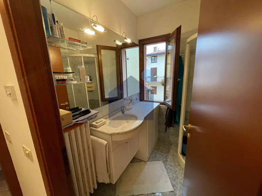 Immagine 13 di Appartamento in vendita  in via castello a Moniga Del Garda