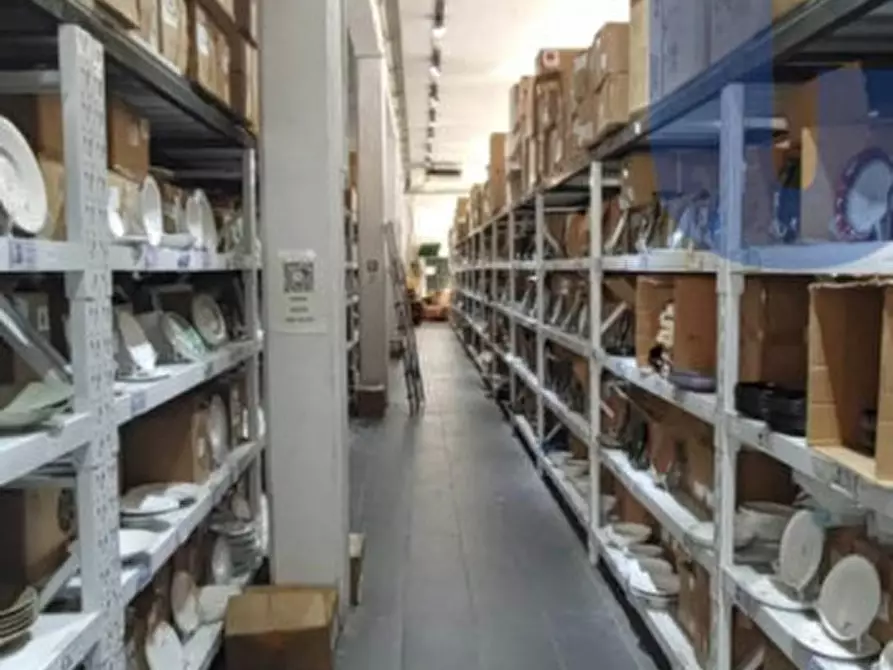 Immagine 9 di Laboratorio in vendita  in VIA GROSIO a Milano