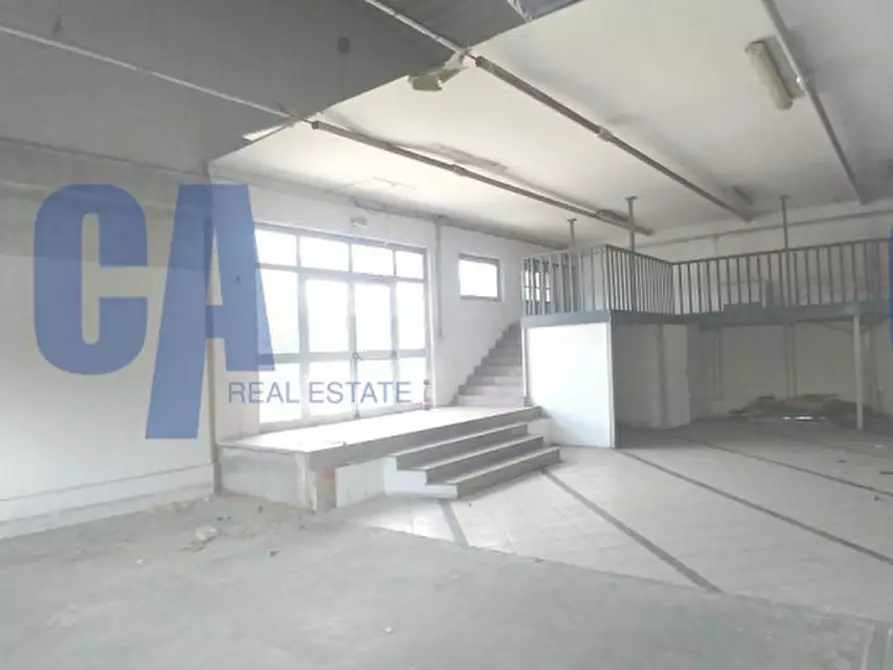 Immagine 10 di Laboratorio in vendita  in VIA GROSIO a Milano