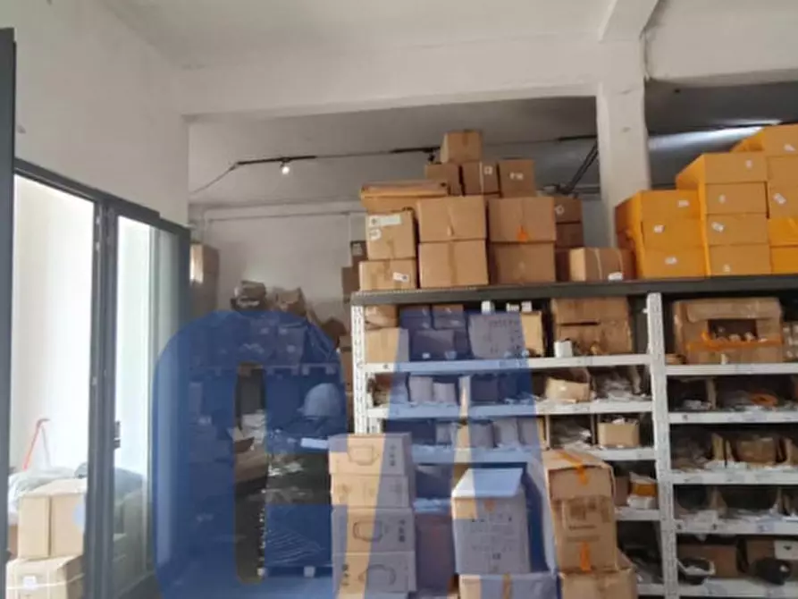 Immagine 12 di Laboratorio in vendita  in VIA GROSIO a Milano