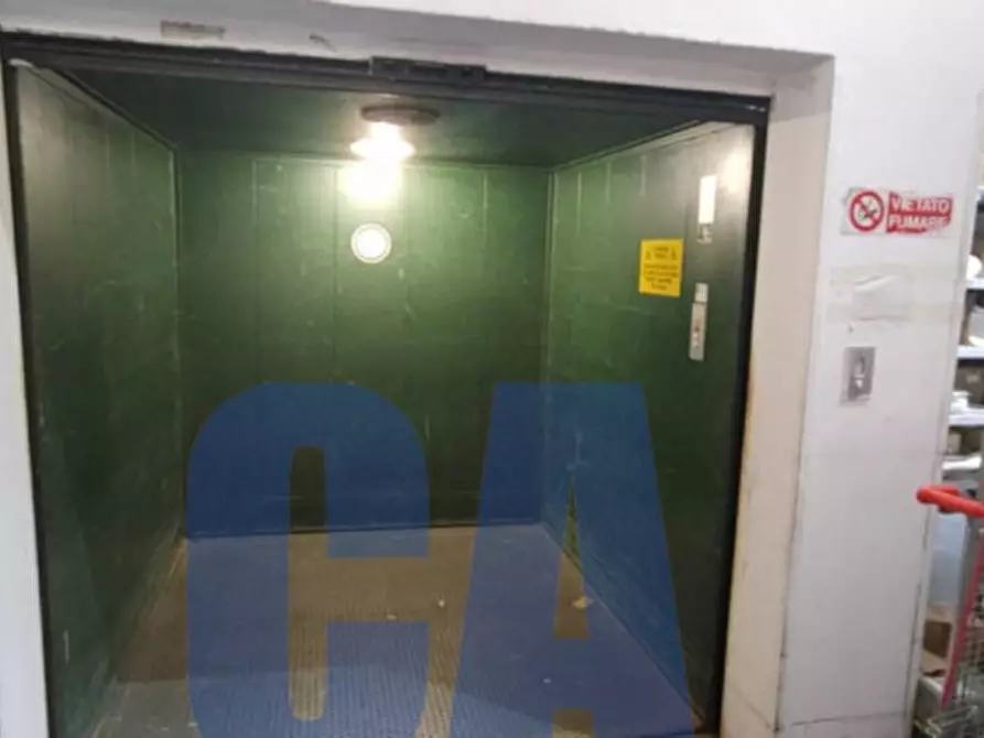 Immagine 13 di Laboratorio in vendita  in VIA GROSIO a Milano