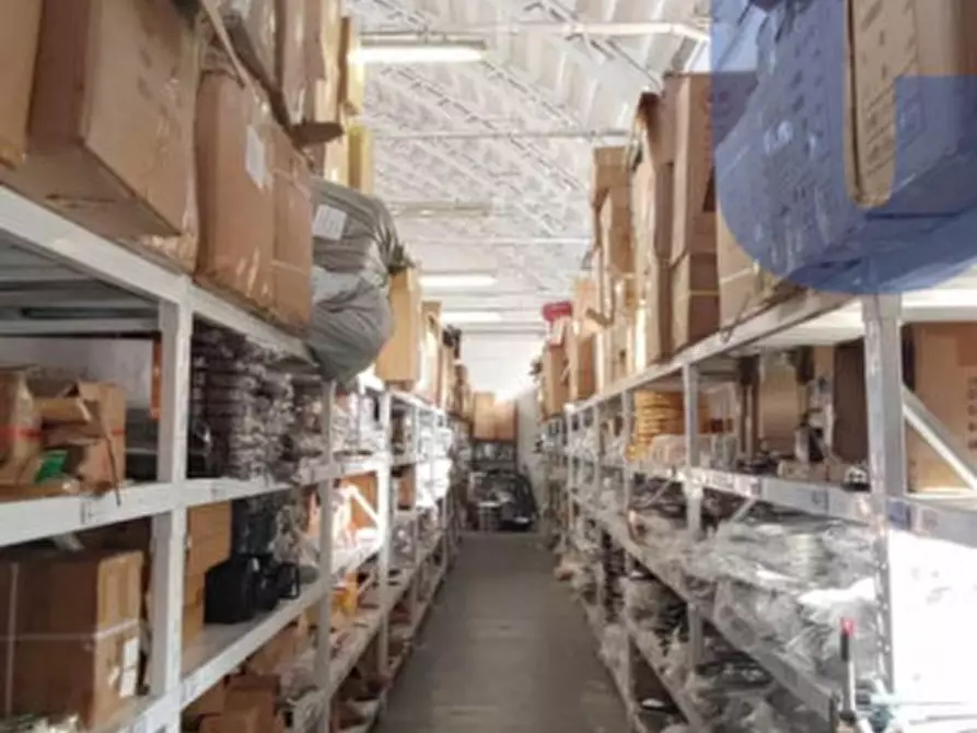 Immagine 14 di Laboratorio in vendita  in VIA GROSIO a Milano