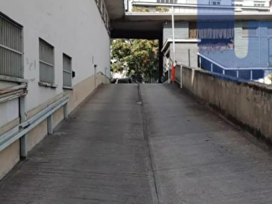 Immagine 15 di Laboratorio in vendita  in VIA GROSIO a Milano