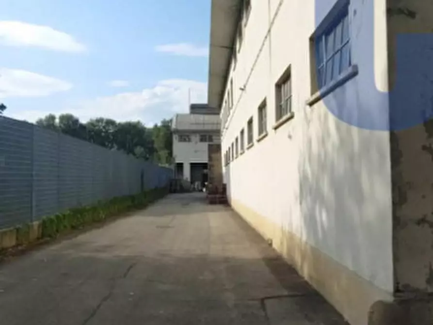 Immagine 16 di Laboratorio in vendita  in VIA GROSIO a Milano