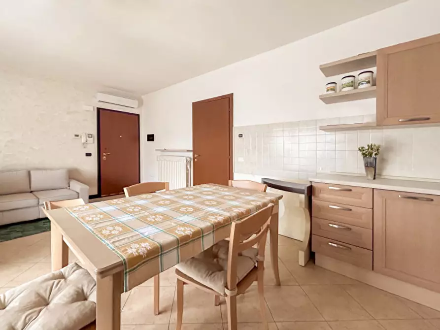 Immagine 2 di Casa bifamiliare in vendita  a Villafranca Di Verona