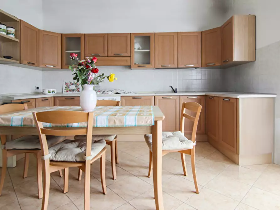 Immagine 4 di Casa bifamiliare in vendita  a Villafranca Di Verona