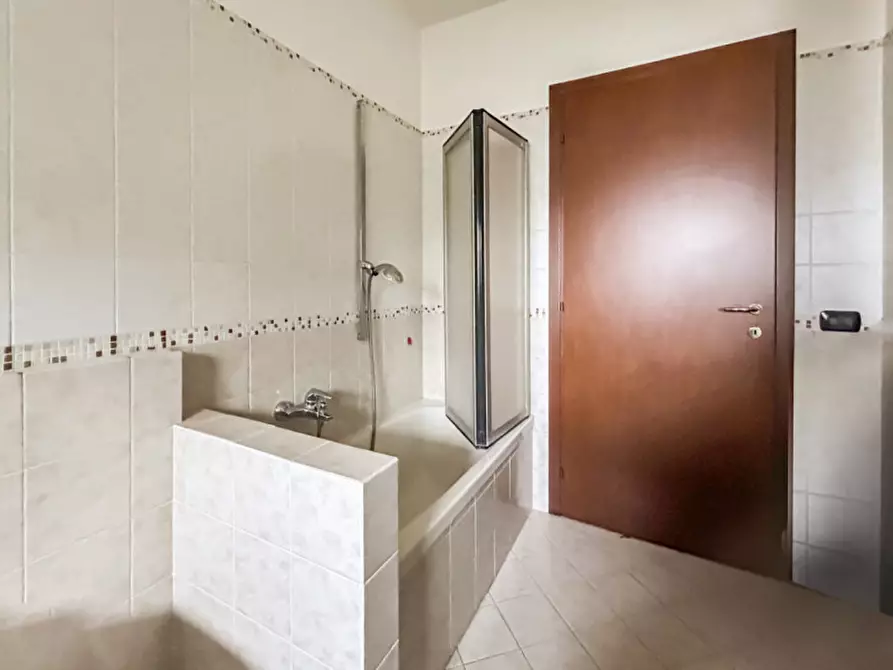 Immagine 7 di Casa bifamiliare in vendita  a Villafranca Di Verona