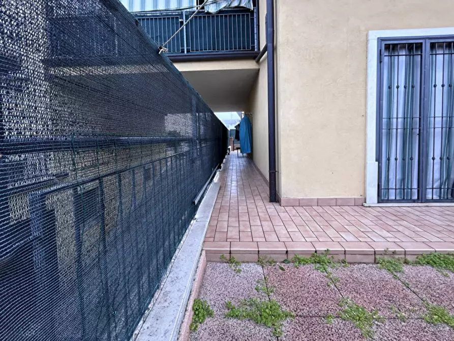 Immagine 19 di Casa bifamiliare in vendita  a Villafranca Di Verona