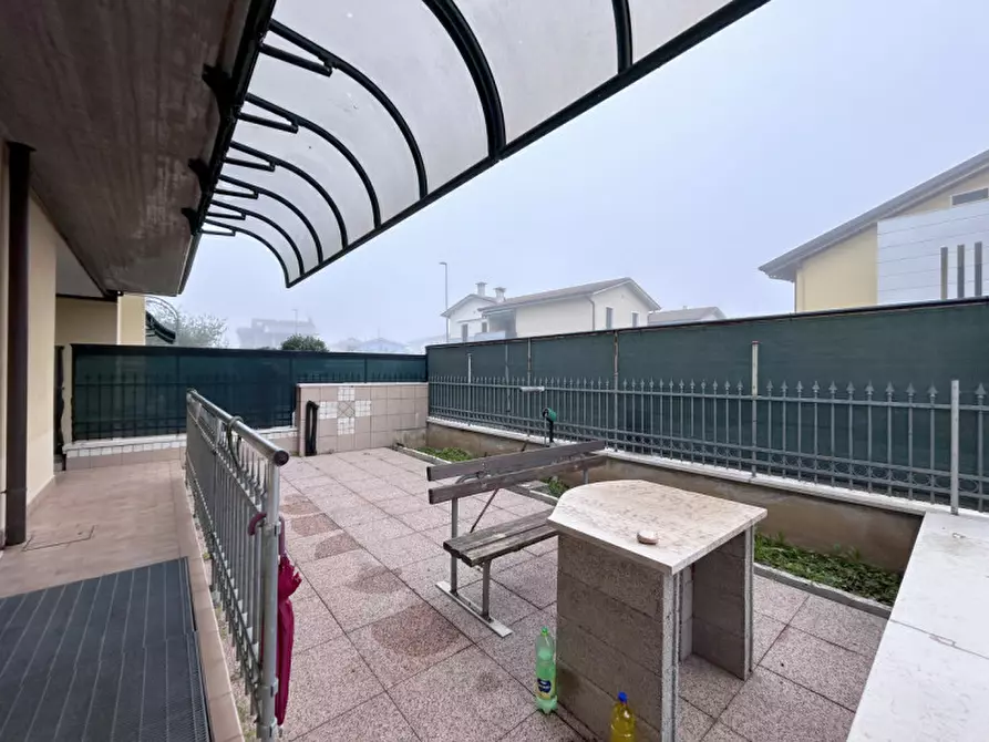 Immagine 24 di Casa bifamiliare in vendita  a Villafranca Di Verona