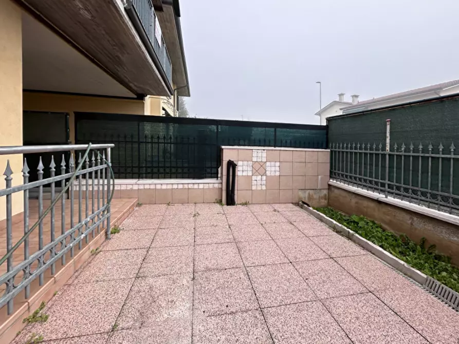 Immagine 26 di Casa bifamiliare in vendita  a Villafranca Di Verona