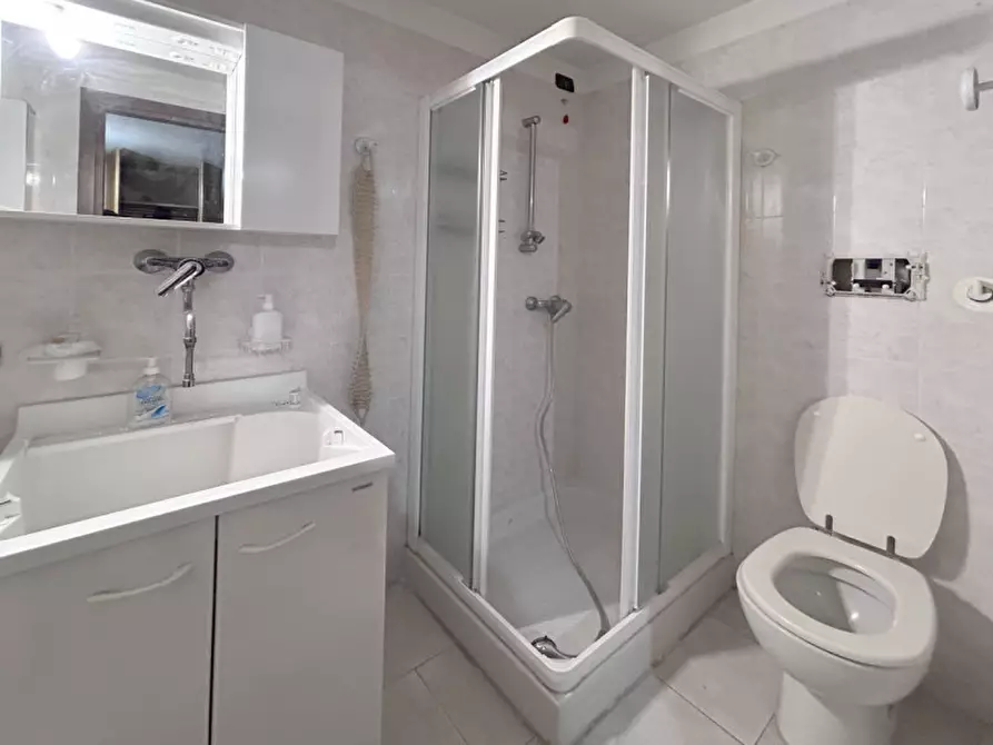 Immagine 35 di Casa bifamiliare in vendita  a Villafranca Di Verona