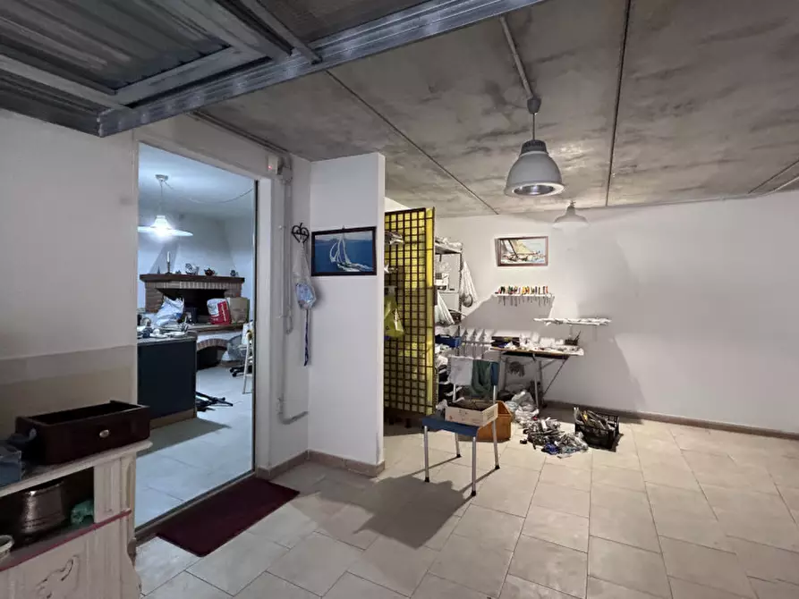 Immagine 39 di Casa bifamiliare in vendita  a Villafranca Di Verona