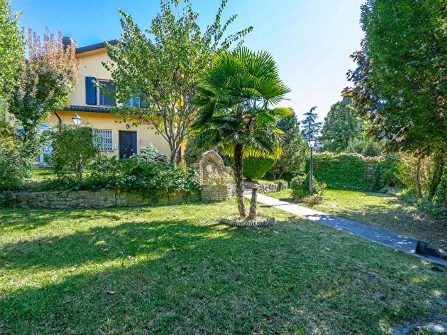 Immagine 1 di Villa in vendita  in via amola a Monte San Pietro