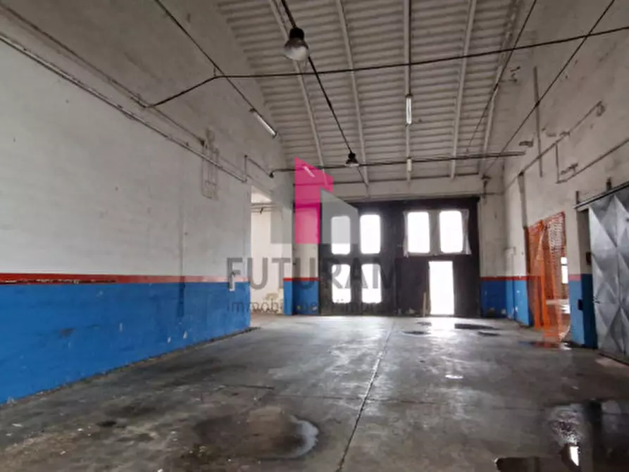 Immagine 6 di Capannone industriale in vendita  a Curtarolo