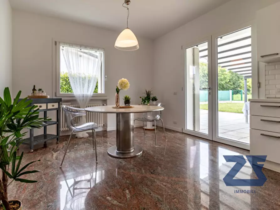 Immagine 18 di Casa bifamiliare in vendita  in Via Redipuglia a Castelfranco Veneto