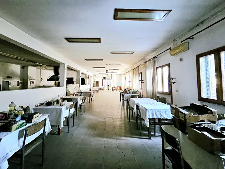 Immagine 4 di Negozio in vendita  in VIA ATHESTE a Este