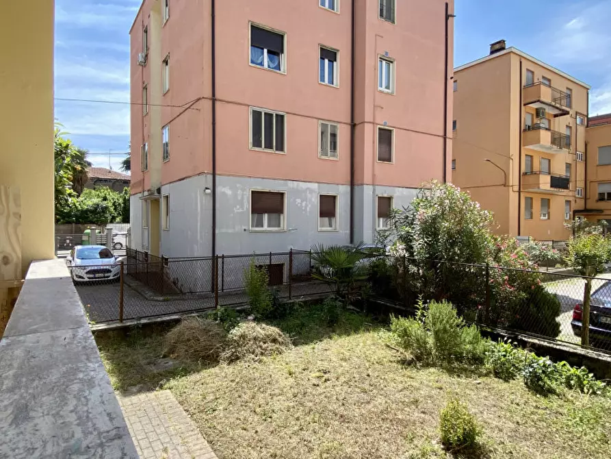 Immagine 24 di Appartamento in vendita  in Via Fantoni, 13 a Vicenza