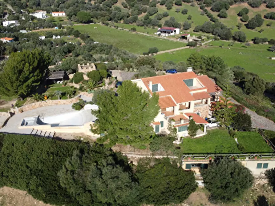 Immagine 4 di Villa in vendita  in via plebi 48 a Olbia