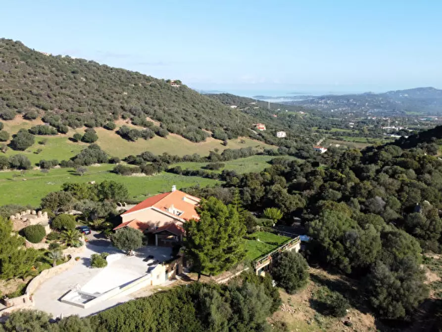 Immagine 6 di Villa in vendita  in via plebi 48 a Olbia